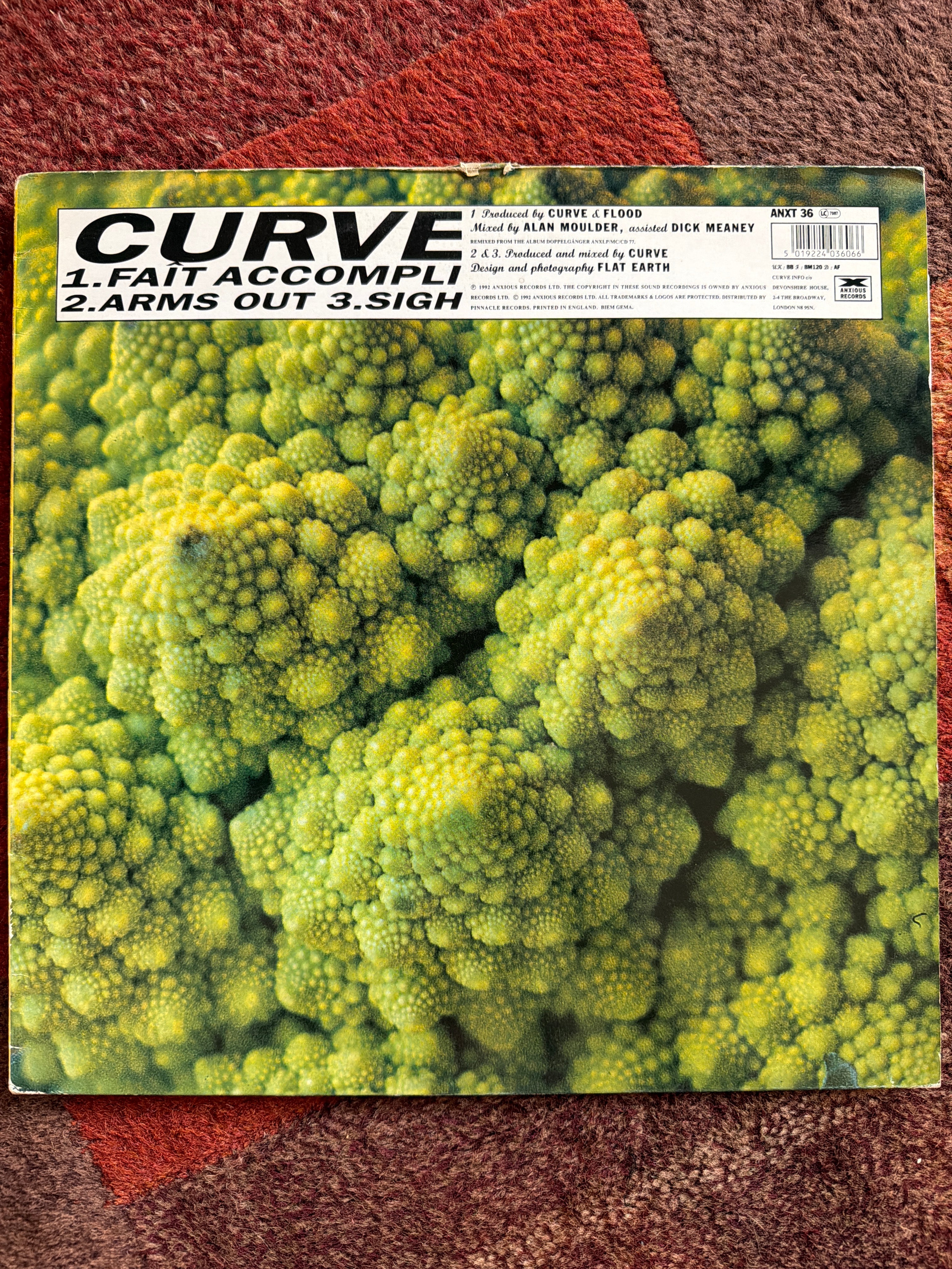 Curve - Fait Accompli