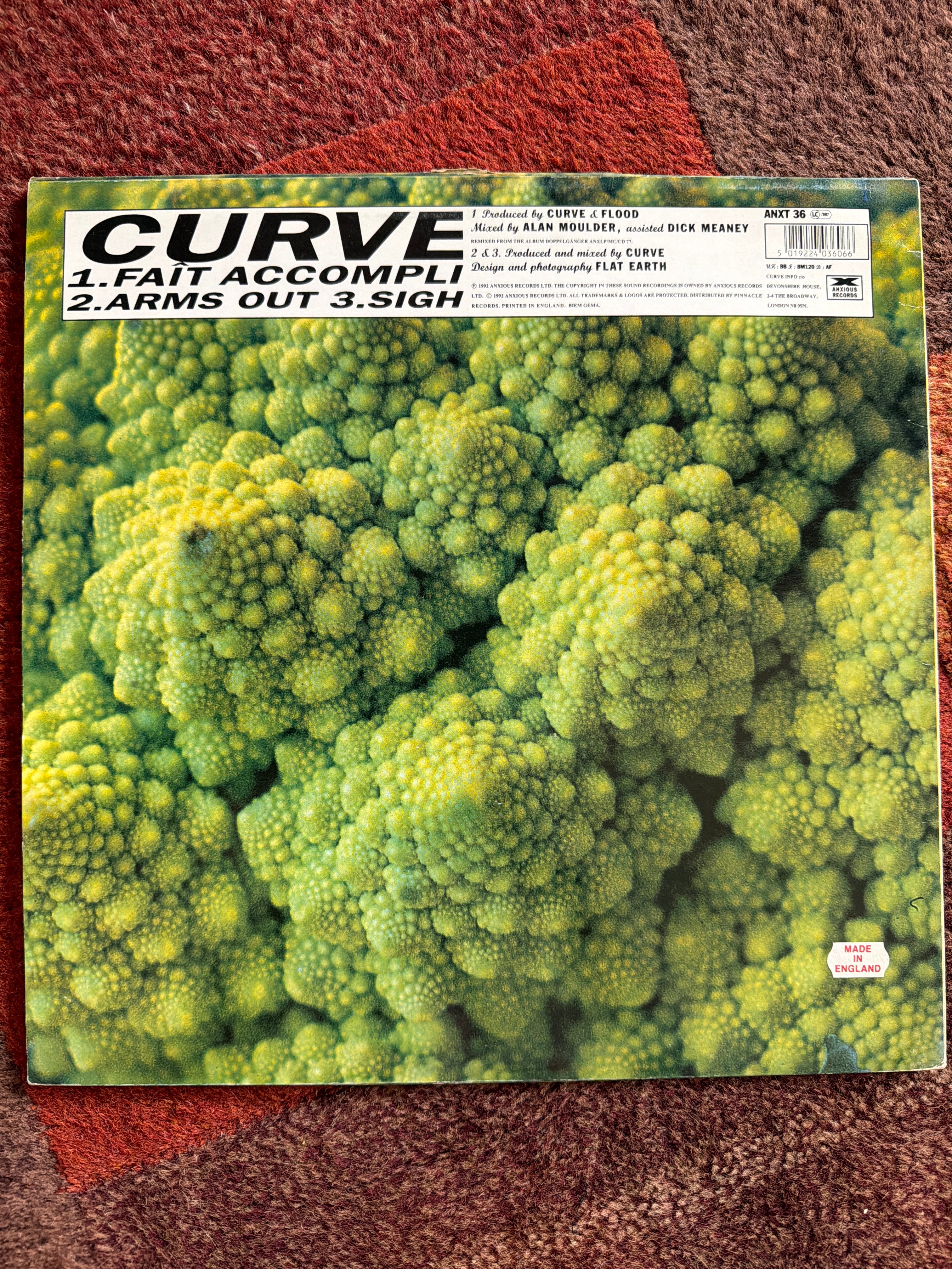Curve - Fait Accompli