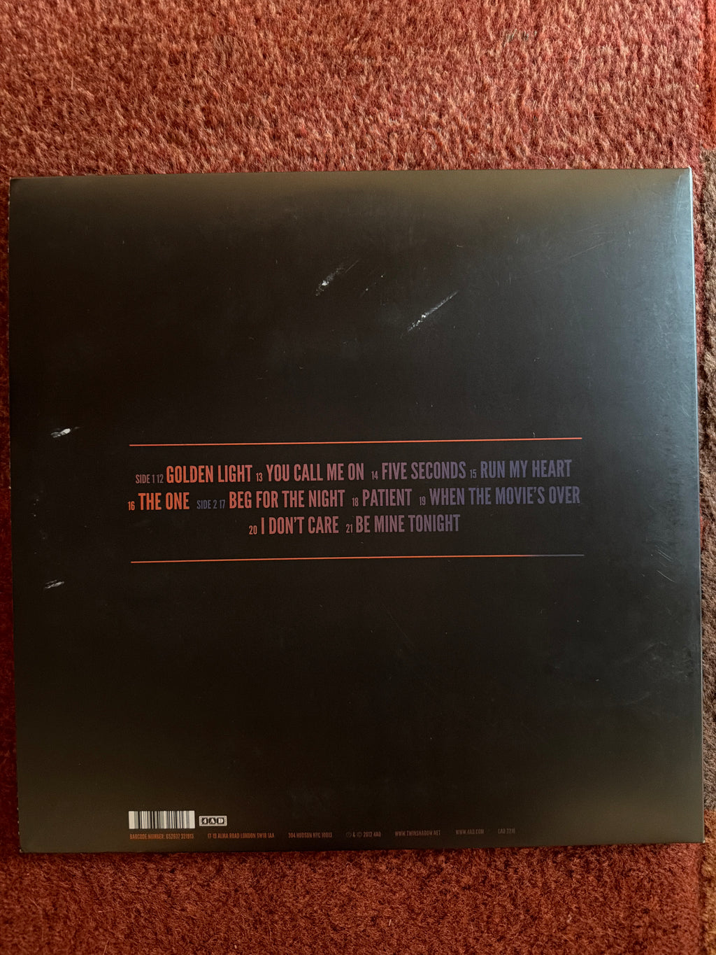 Twin Shadow - Confess