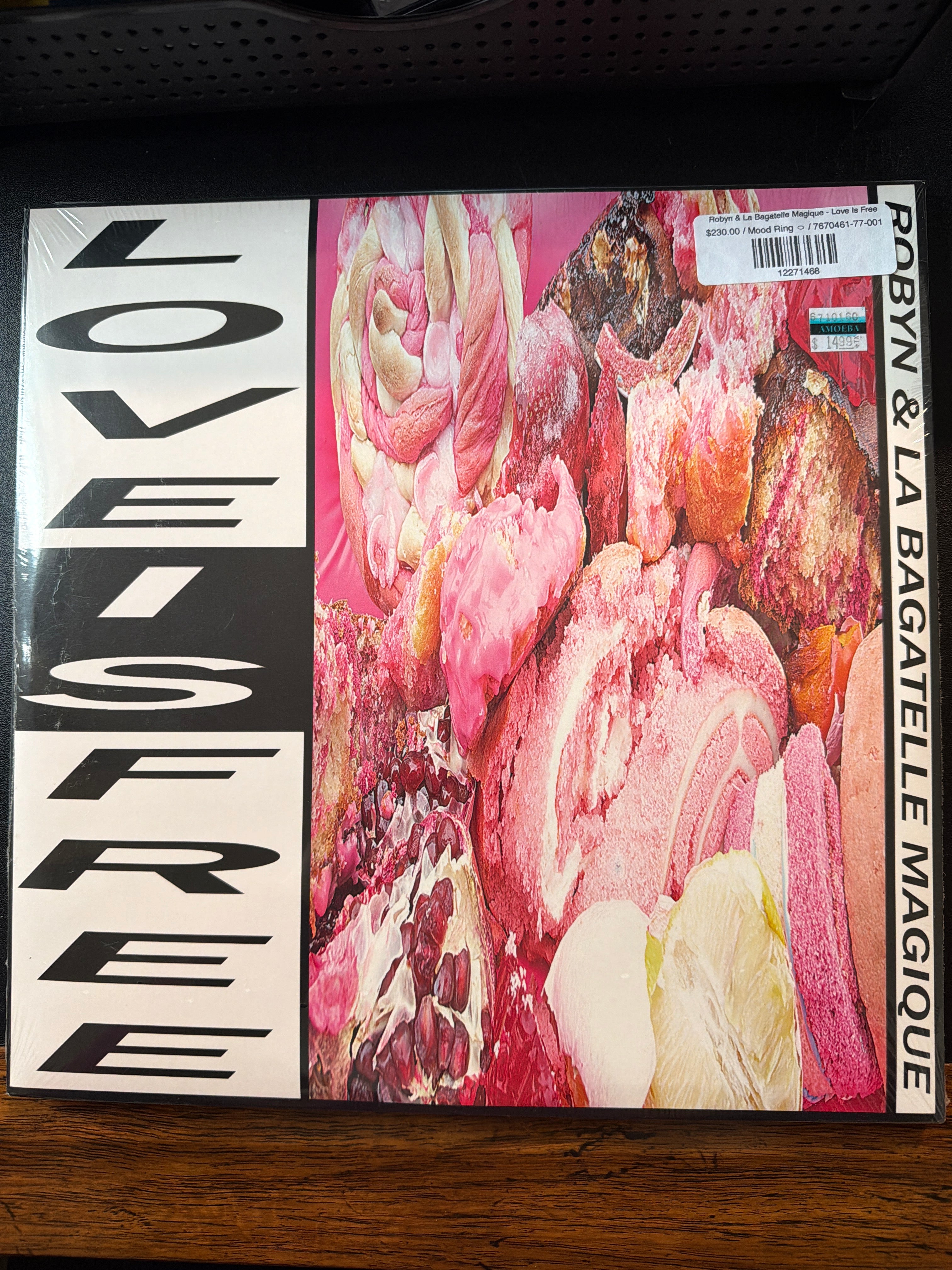 Robyn & La Bagatelle Magique - Love Is Free